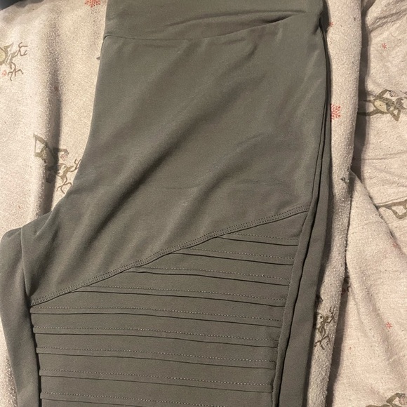 LuLaRoe Pants - LLR gray luxe leggings